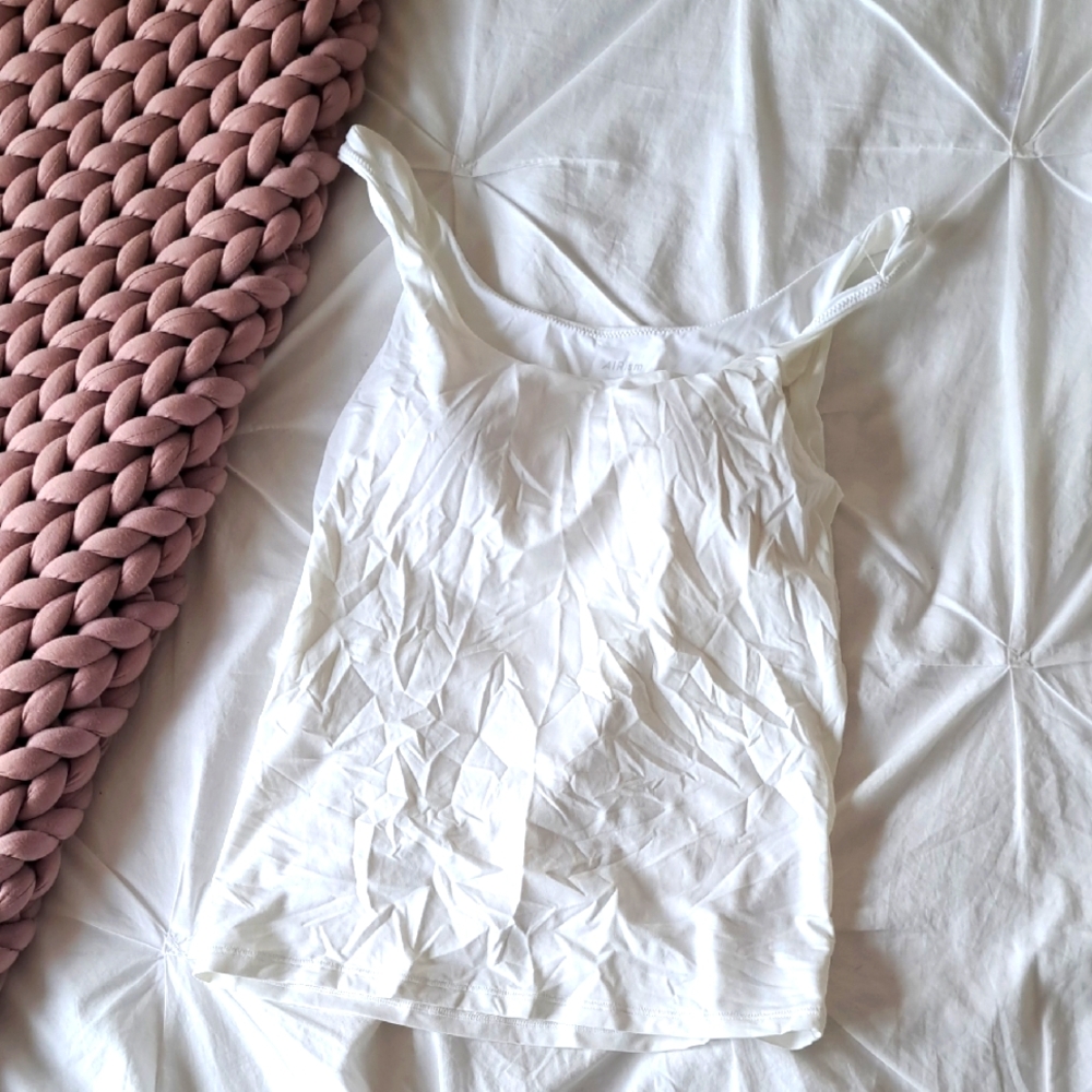 Uniqlo White Sleeveless Top Built In Bra